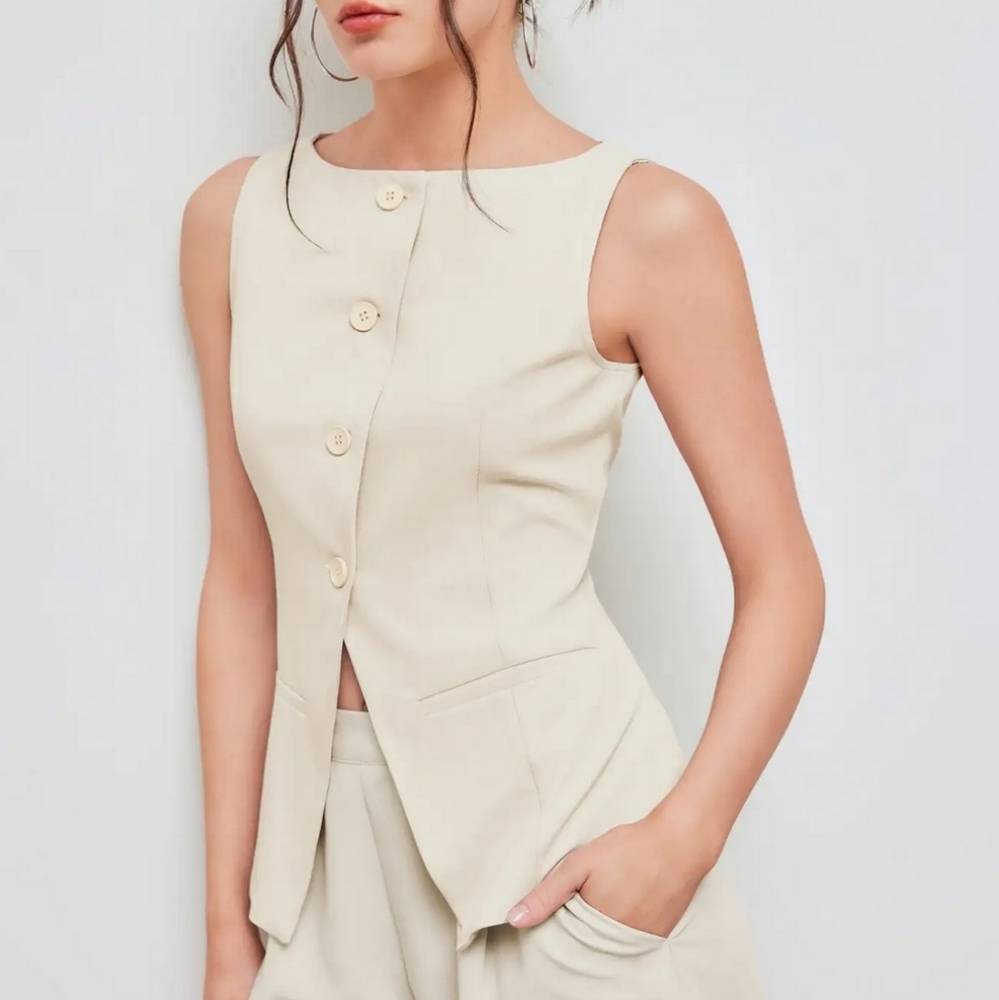 Cider NWOT Cream Woven Boat Neck Button-Down Sleeveless Top Vest